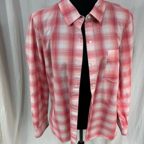 Woman’s size Large Tommy Hilfiger button front Red Plaid Shirt - Picture 1 of 9